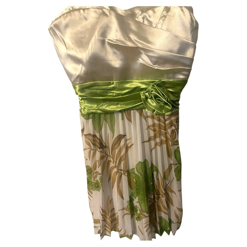Xtraordinary Cream Camisole Dress with Bustier Pleated Design - Picture 3 of 8